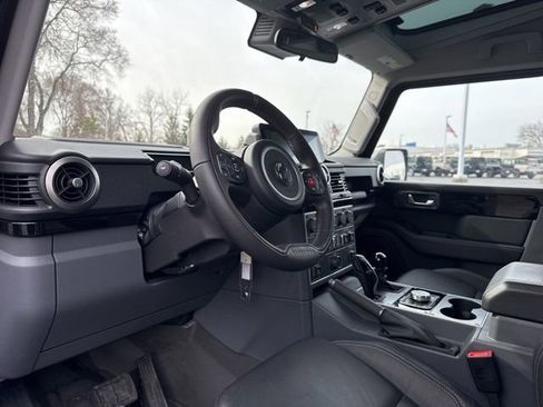 Used 2025 INEOS Grenadier image 9