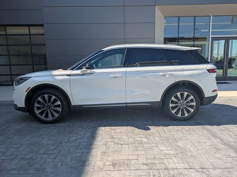 Certified 2022 Lincoln Corsair Reserve w/ Elements Package AWD/4WD image 8