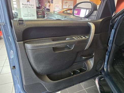 Used 2010 Chevrolet Silverado 1500 LT w/ Power Pack Plus image 7