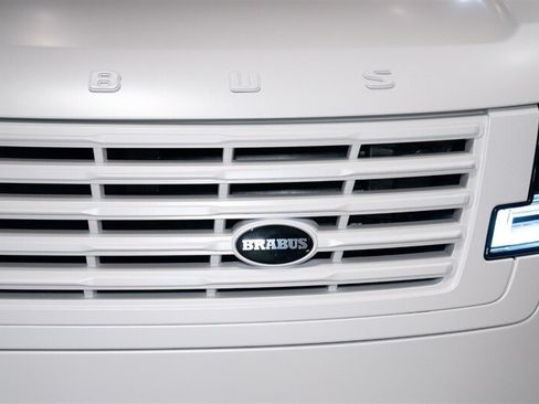 Used 2025 Land Rover Range Rover SV AWD/4WD image 19