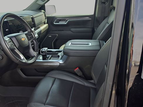 Used 2022 Chevrolet Silverado 1500 LTZ w/ LTZ Convenience Package II image 12