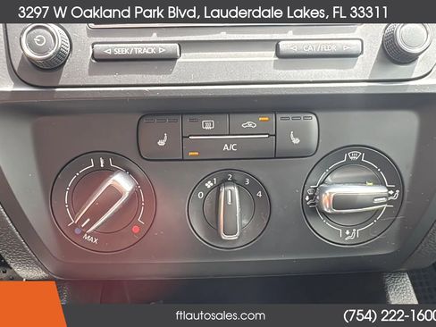 Used 2015 Volkswagen Jetta SE image 53