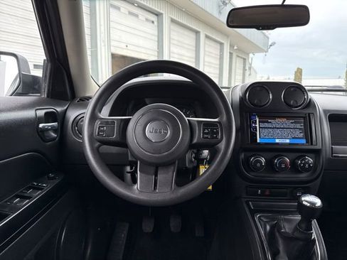 Used 2013 Jeep Patriot Sport w/ PWR Value Group image 18