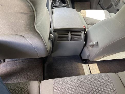 Used 2007 Jeep Commander Sport image 40