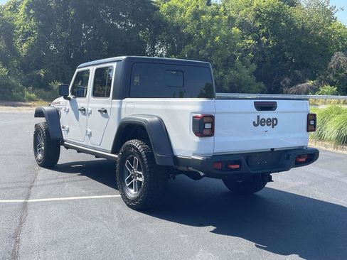 Used 2025 Jeep Gladiator Mojave w/ Convenience Group AWD/4WD image 5