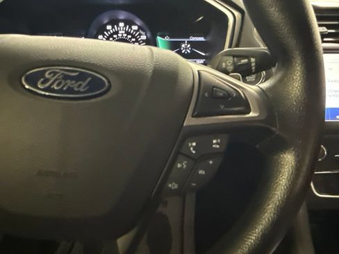 Used 2020 Ford Fusion SE AWD/4WD image 23