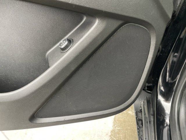 Used 2020 Chevrolet Traverse LT FWD image 23