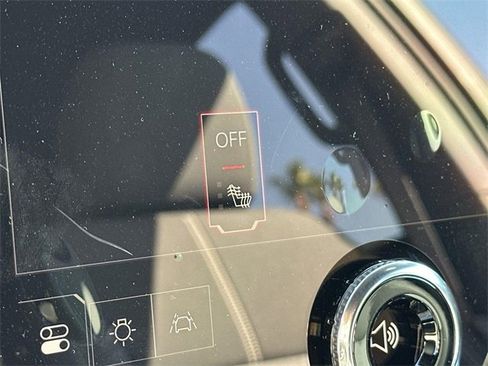 New 2025 GMC Acadia Elevation image 17