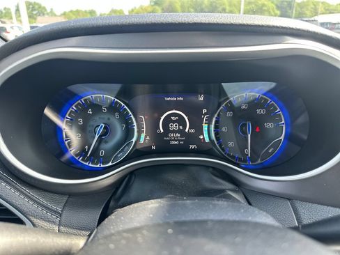 Used 2025 Chrysler Pacifica Select FWD image 21