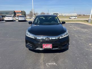 Used 2017 Honda Accord Touring video 2
