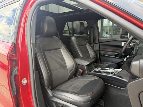 Used 2023 Ford Explorer ST-Line w/ Class IV Trailer Tow Package AWD/4WD image 25