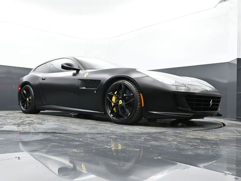 Used 2018 Ferrari GTC4Lusso T image 67