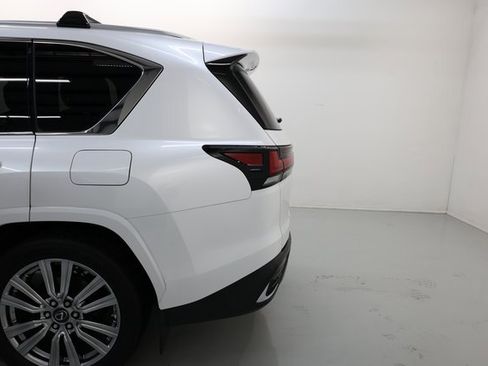 Used 2023 Lexus LX 600 4WD w/ Ultra Luxury Package image 57