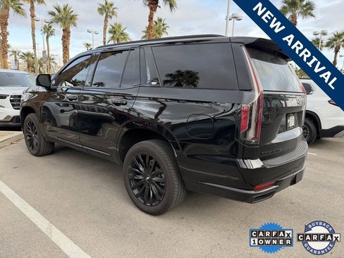 Used 2024 Cadillac Escalade Premium Luxury image 3