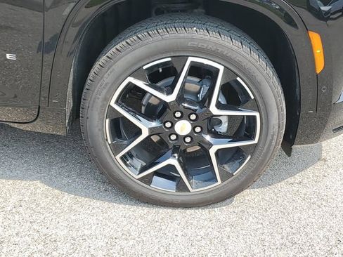 New 2026 Chevrolet Traverse High Country w/ LPO, Floor Liner Package FWD image 6