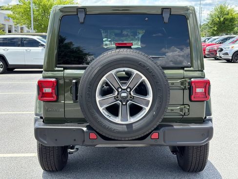 Used 2022 Jeep Wrangler Unlimited Sahara w/ Safety Group AWD/4WD image 6