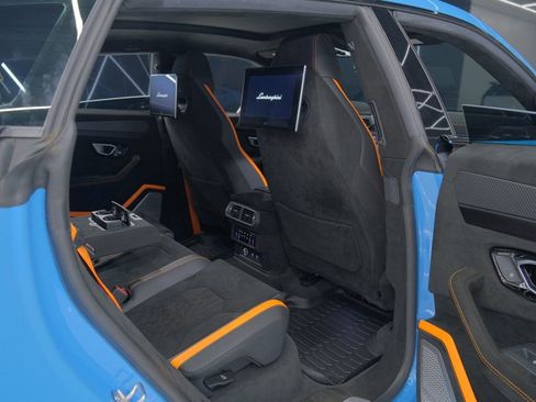 Used 2024 Lamborghini Urus Performante AWD/4WD image 33