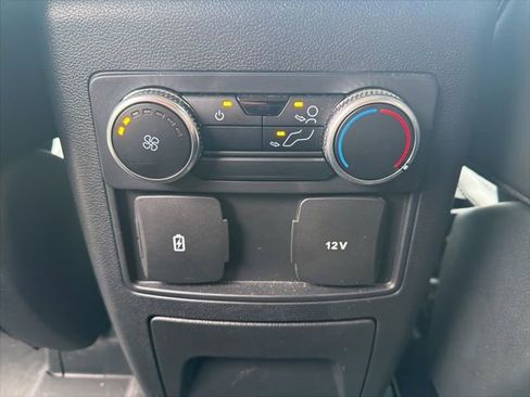 Used 2023 Ford Explorer XLT w/ Equipment Group 202A AWD/4WD image 20