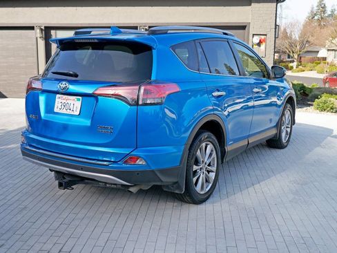 Used 2018 Toyota RAV4 Limited image 5