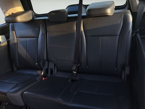Used 2024 Ford Expedition XLT RWD image 23