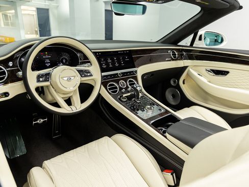 New 2026 Bentley Continental GTC AWD/4WD image 32