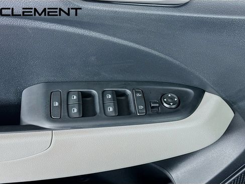Used 2026 Hyundai Venue SEL FWD image 27