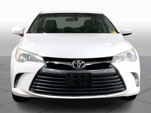 Used 2015 Toyota Camry LE image 3