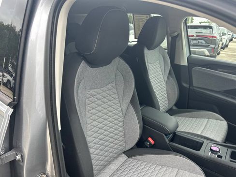 Certified 2025 Volkswagen Tiguan S FWD image 37