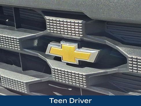 Used 2025 Chevrolet Silverado 1500 W/T image 32