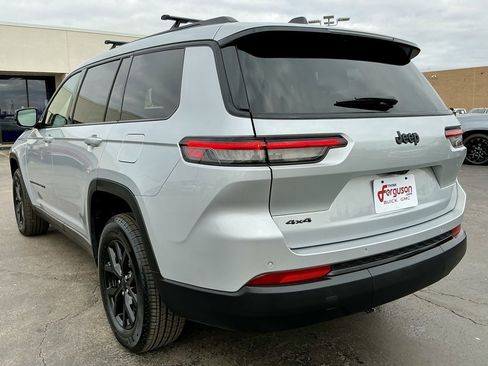 Used 2024 Jeep Grand Cherokee L Altitude image 13