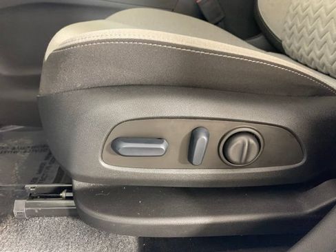 Used 2023 Chevrolet Equinox LS AWD/4WD image 19