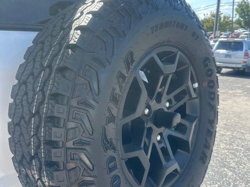 Used 2026 Ford Bronco Badlands AWD/4WD image 9