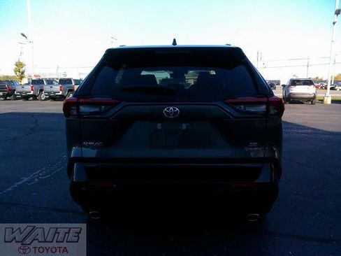 New 2025 Toyota RAV4 SE image 3