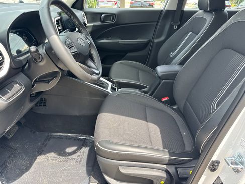 Certified 2026 Hyundai Venue SEL FWD image 9