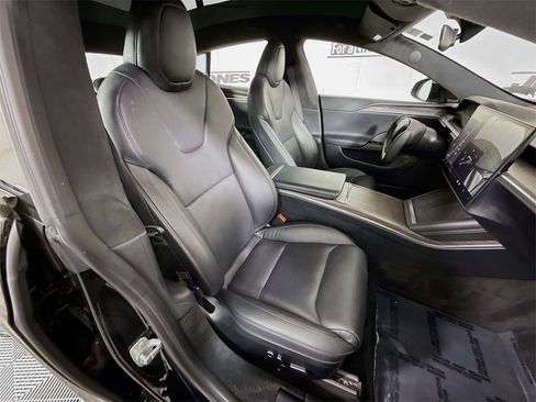 Used 2022 Tesla Model S image 32