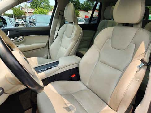 Used 2020 Volvo XC90 T6 Momentum AWD/4WD image 7
