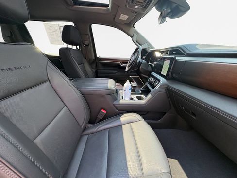 Used 2023 GMC Sierra 1500 Denali w/ Denali Reserve Package AWD/4WD image 30