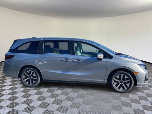 New 2026 Honda Odyssey EX-L image 2