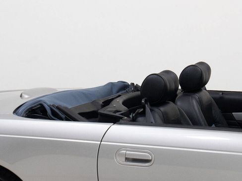 Used 2005 Ford Thunderbird Deluxe image 23