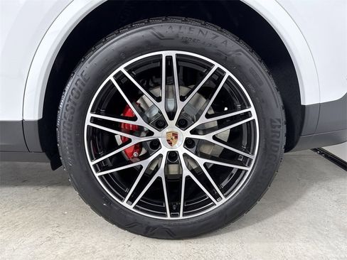 New 2026 Porsche Cayenne S image 14