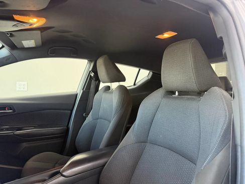 Used 2019 Toyota C-HR LE FWD image 19