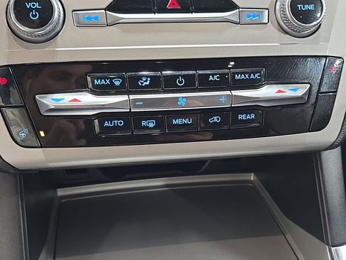 Used 2023 Ford Explorer XLT w/ Equipment Group 202A image 24