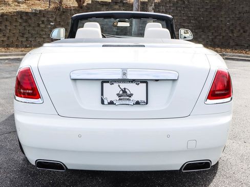 Used 2019 Rolls-Royce Dawn image 22