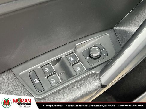 Used 2019 Volkswagen Tiguan SE w/ Panoramic Sunroof Package AWD/4WD image 17