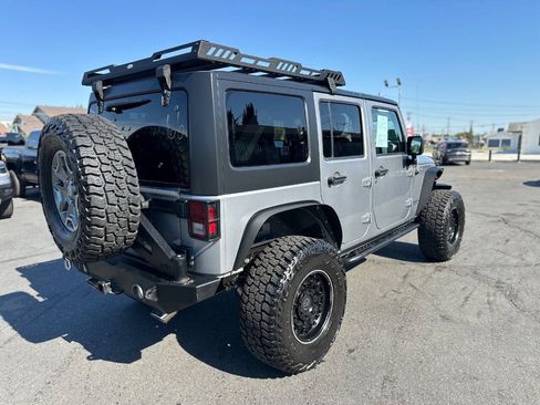 Used 2015 Jeep Wrangler Unlimited Rubicon w/ Connectivity Group AWD/4WD image 6
