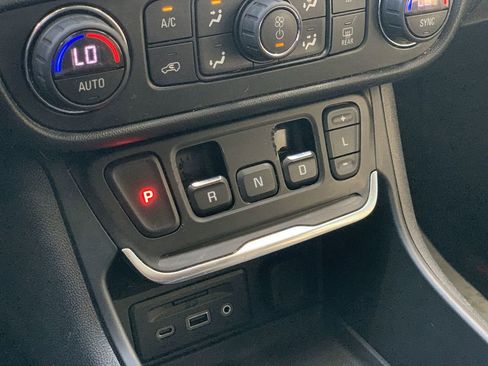 Certified 2018 GMC Terrain SLE w/ Driver Convenience Package image 14