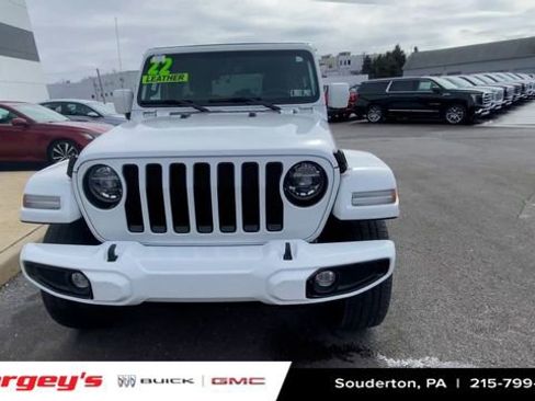 Used 2022 Jeep Wrangler Unlimited Sahara image 3