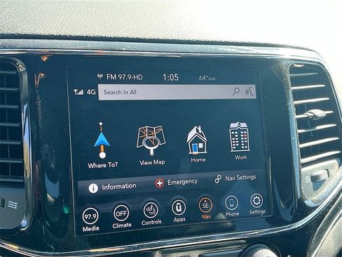 Used 2021 Jeep Grand Cherokee Limited image 13