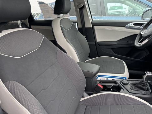New 2026 Volkswagen Taos SE AWD/4WD image 31