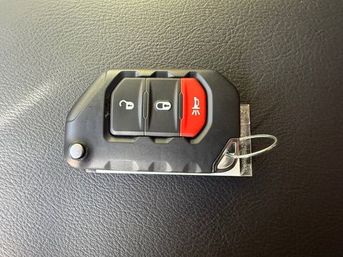 Used 2025 Jeep Wrangler Unlimited Sport image 28